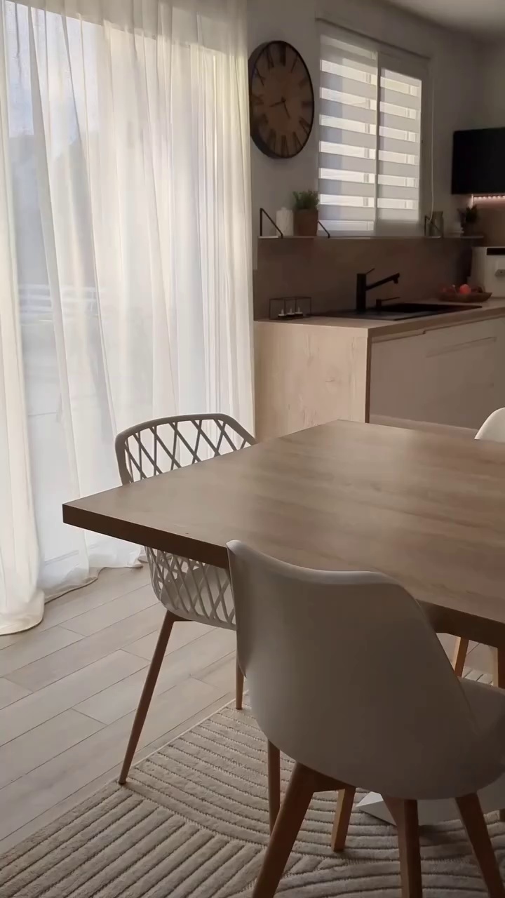 1 Rk In Thakur Complex For Sale