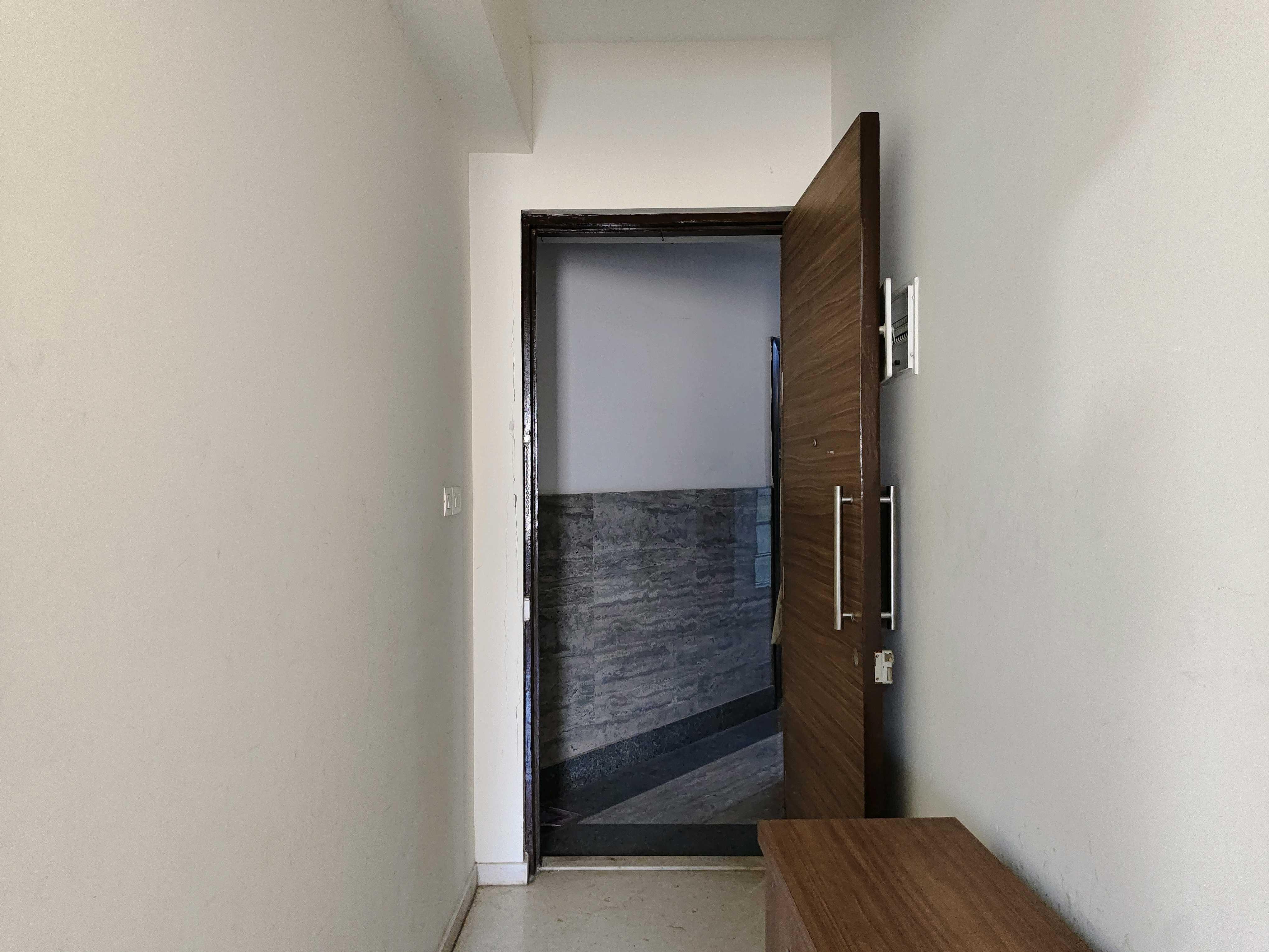 Ladies Hostel In Malad West