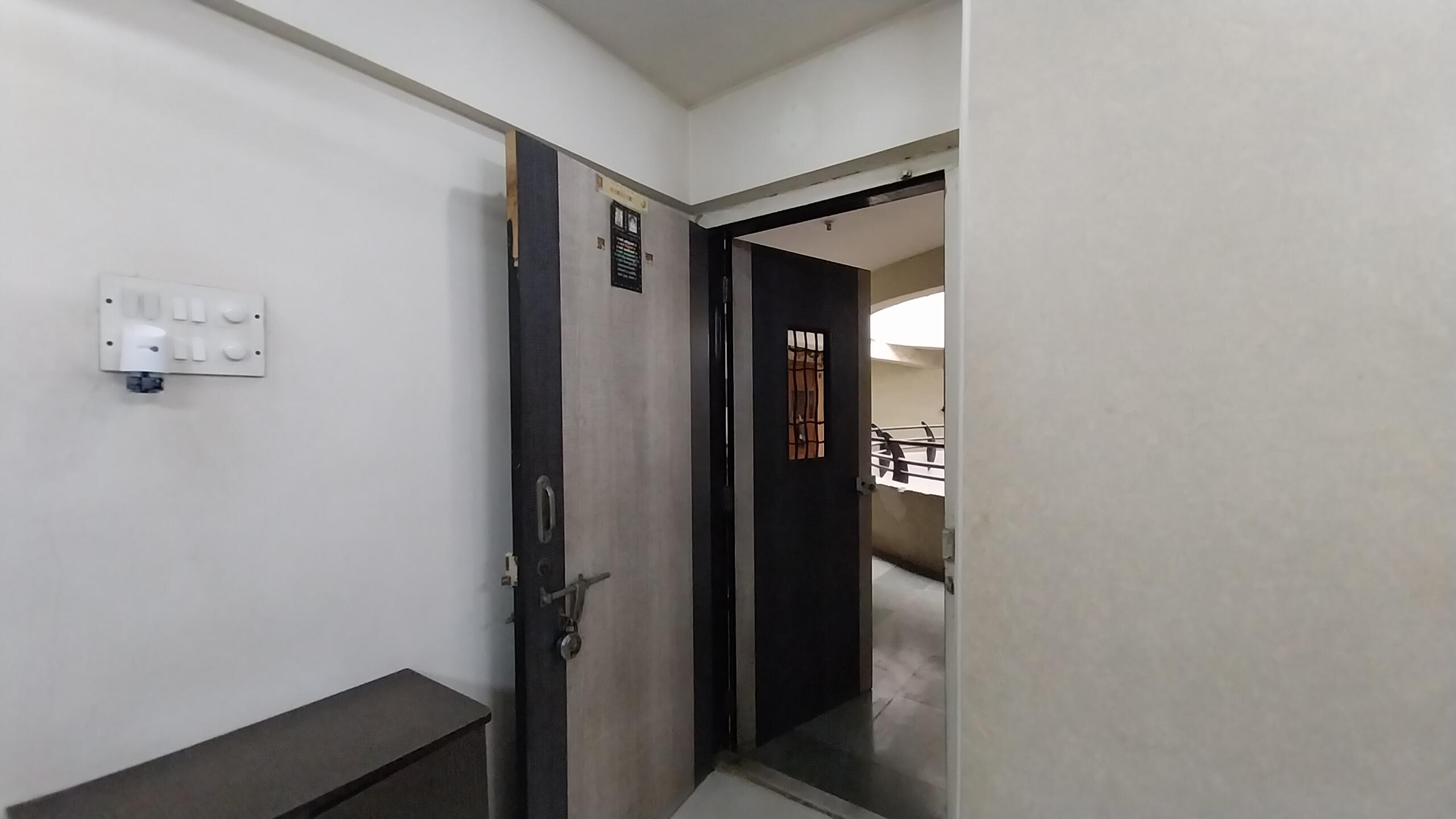Ladies Hostel In Malad West