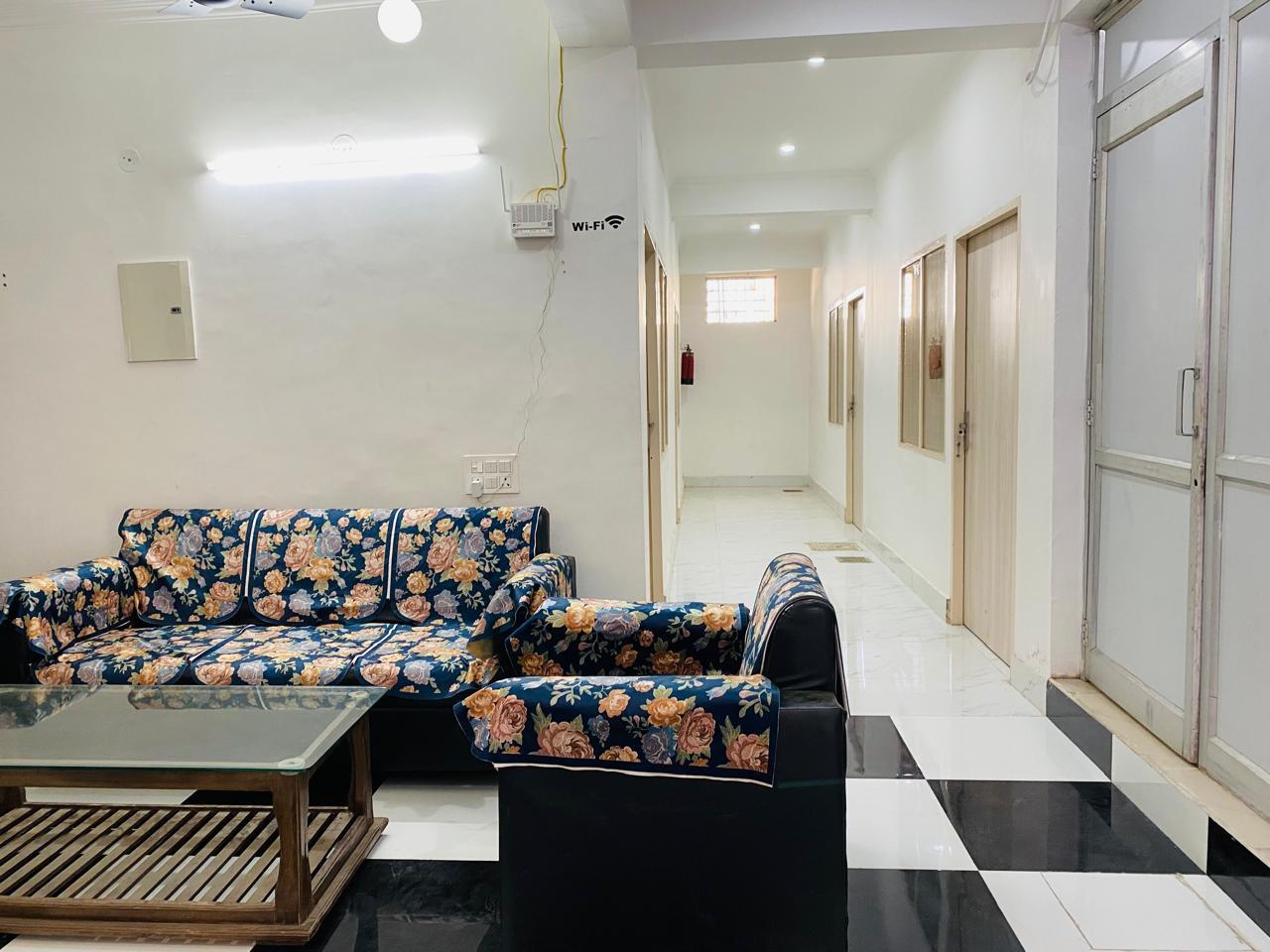 Pg For Rent In Ambari Kamrau