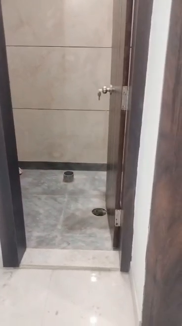 Flat For Rent In Tihar Rajouri Garden